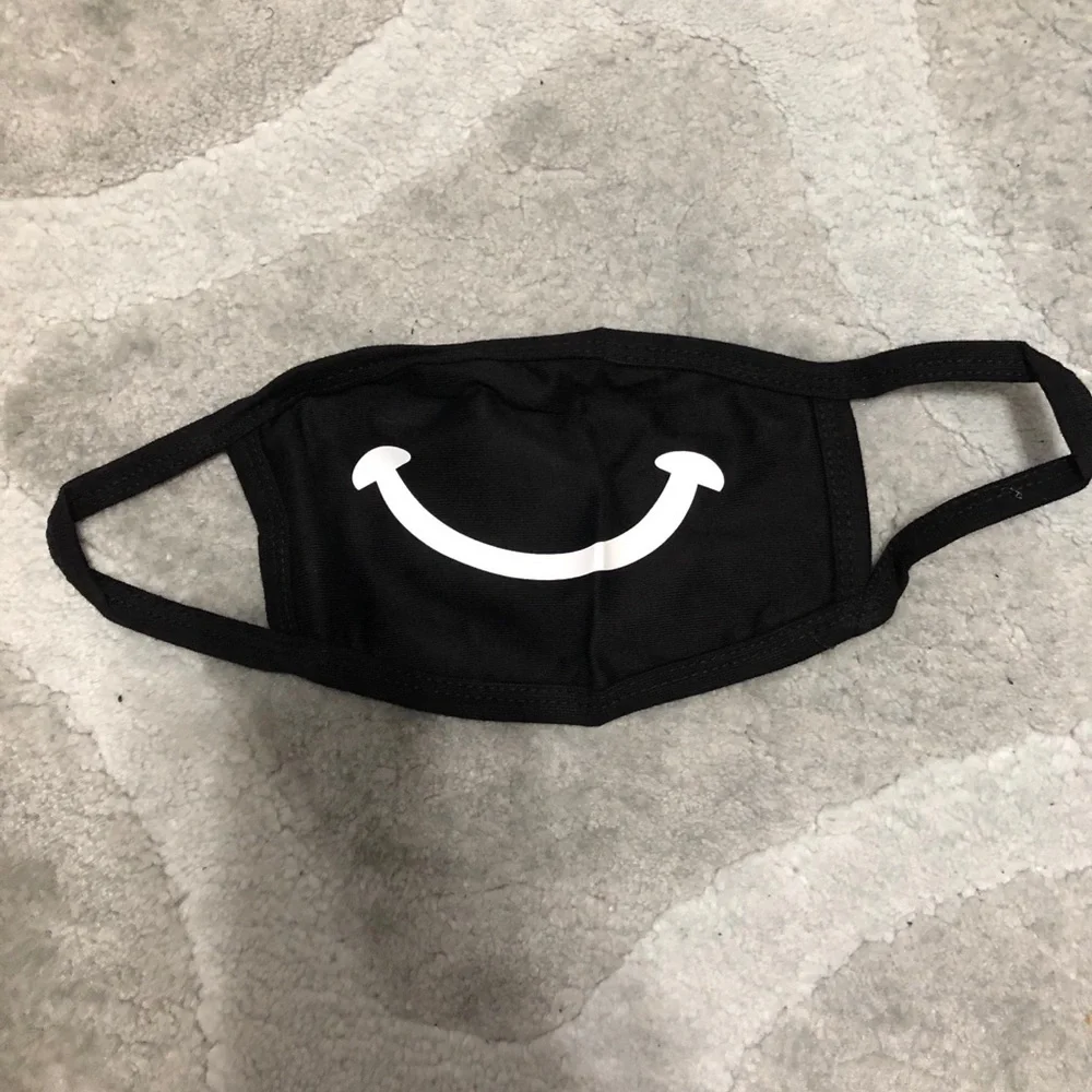 Smiley Face Mask 😷